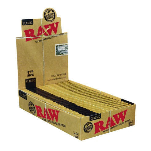 1¼ Classic Rolling Papers (Display of 24)